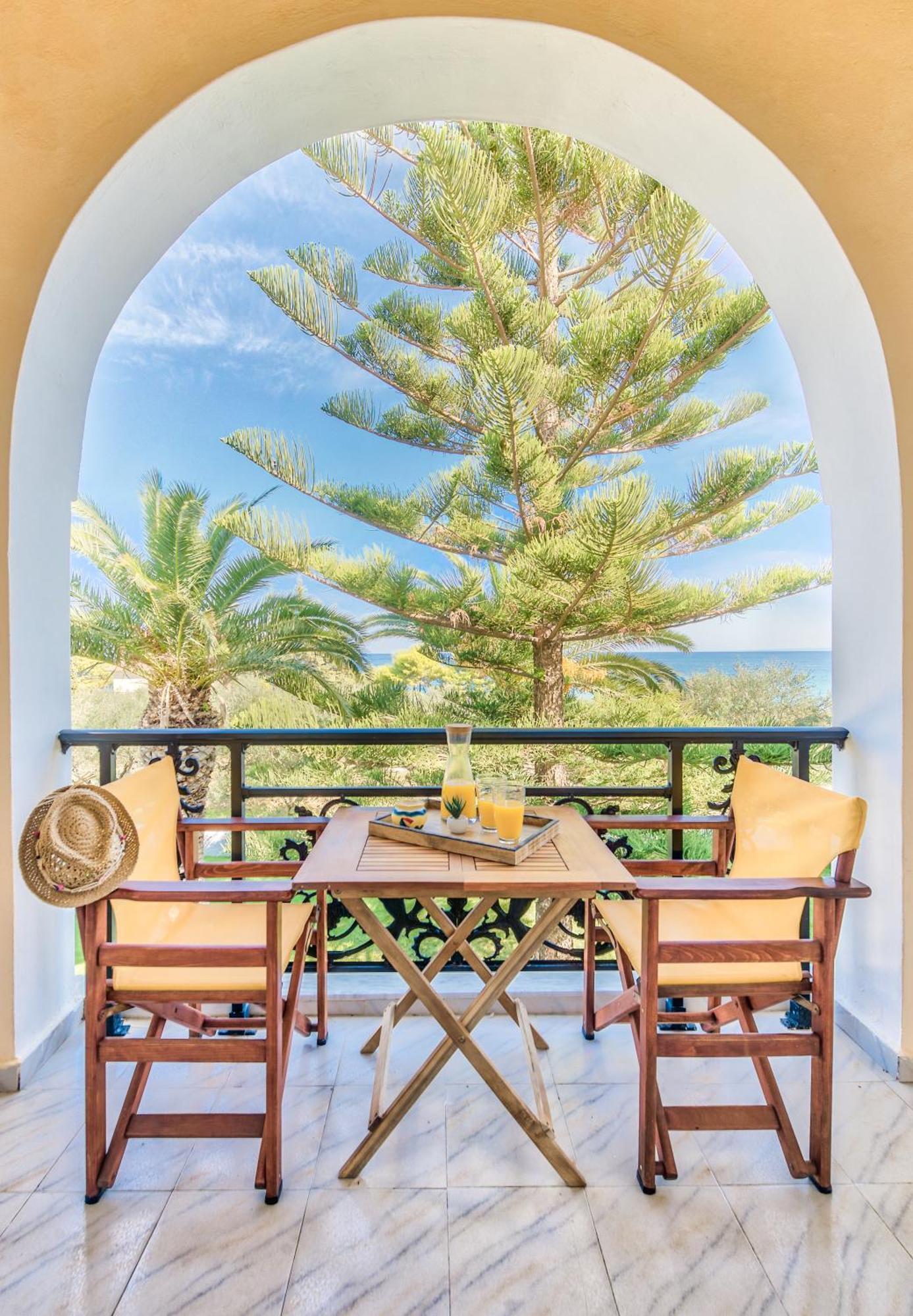 Panorama Studios & Apartments Amoudi Exterior photo